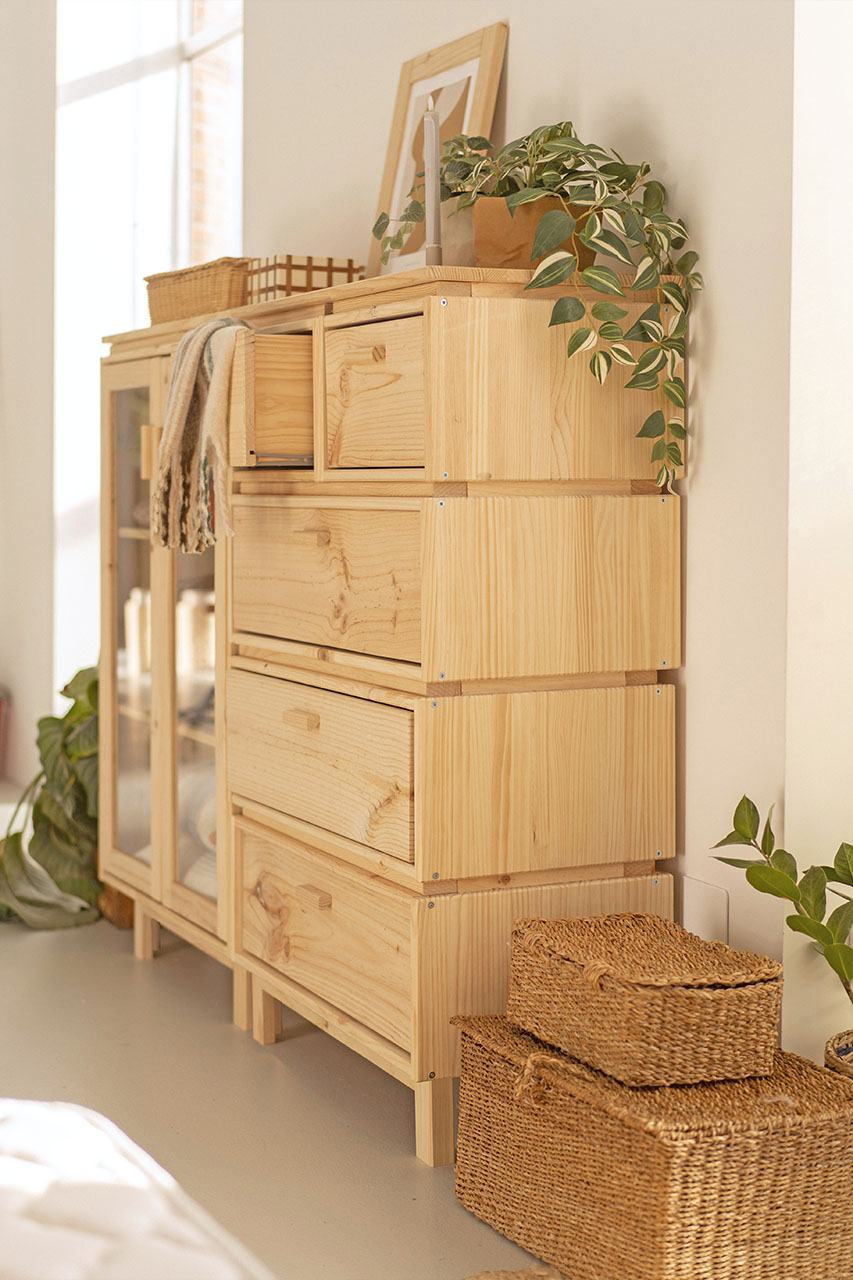 Imagen de ambiente 2 para:Vitrina de madera pequeña